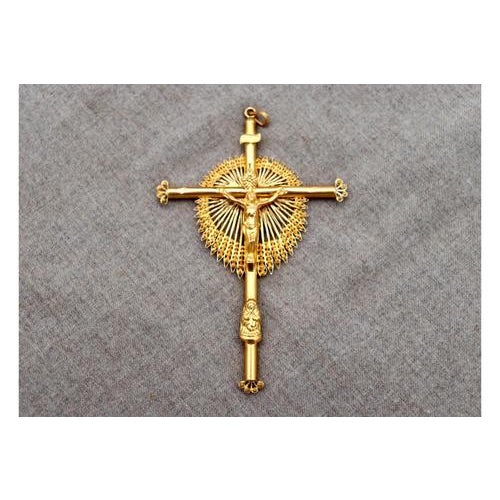 19.2k Gold Crucifix with Christ and Our Lady For Sale - Image 5 of 9