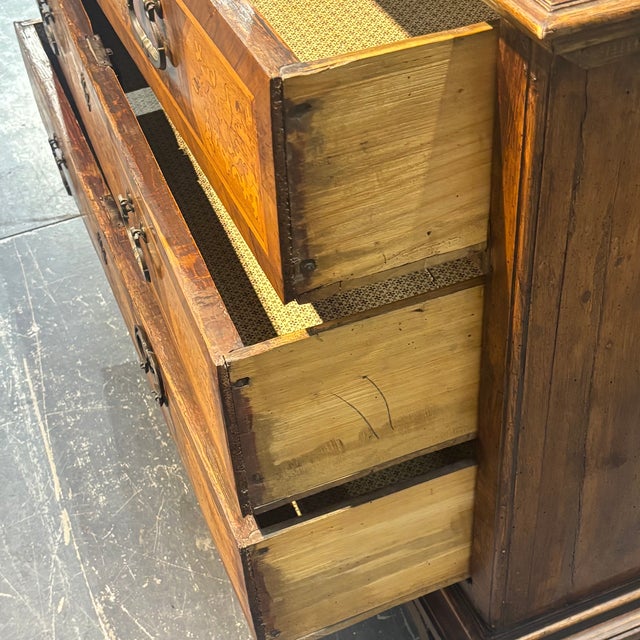 Antique Louis XIV Walnut Chest of Drawers with Boxwood Inlays, Lombardy, Late 17th Century, 1600s For Sale - Image 6 of 16