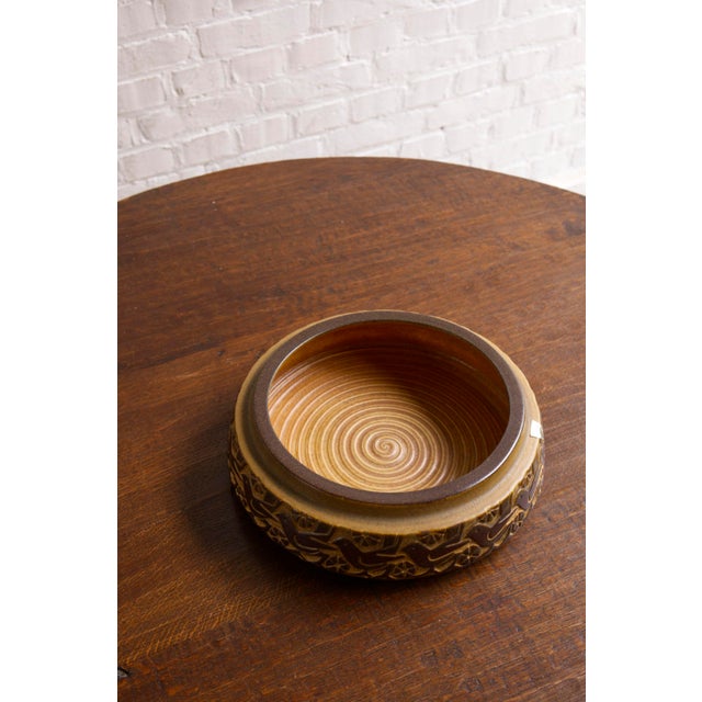 Beige Large Ceramic Bowl with Birds by Marianne Starck for Michael Andersen, 1960s For Sale - Image 8 of 10
