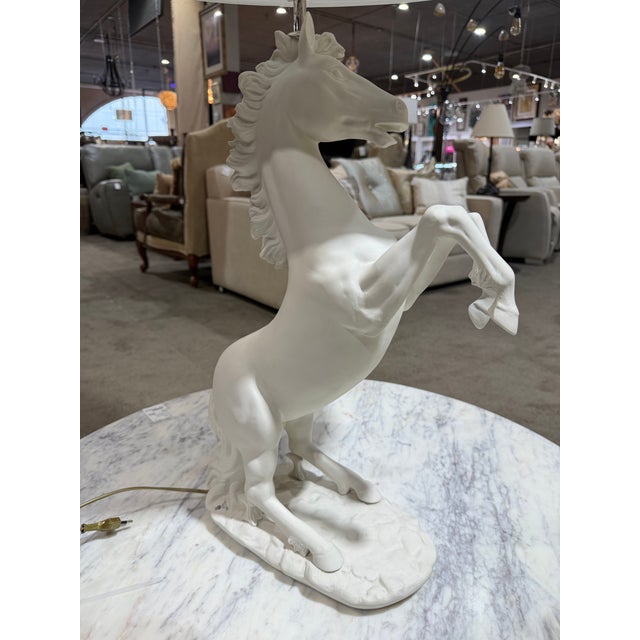 Contemporary Villari White "Rampart" Table Lamp With Shade For Sale - Image 4 of 8