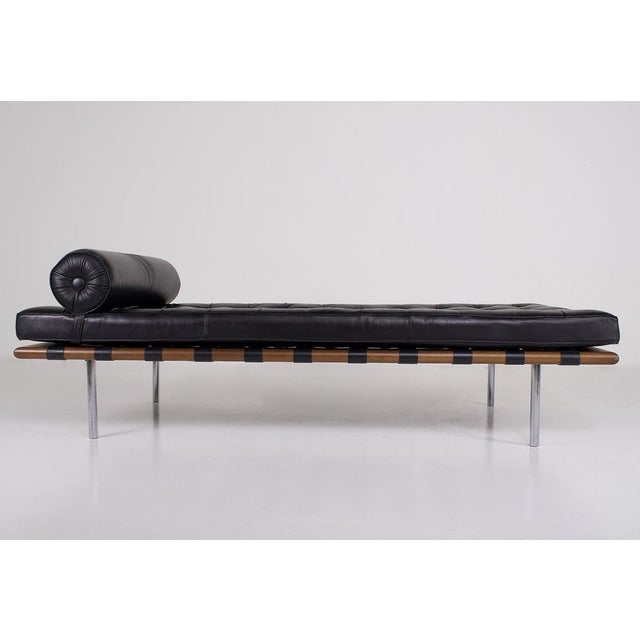 Black Vintage Barcelona Daybed in Black Leather by Mies Van Der Rohe for Knoll, 2000s For Sale - Image 8 of 16