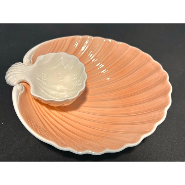 Mid-Century Modern Mid 20th Century Mid Century Modern Fitz and Floyd Ceramic Seashell Chip and Dip Set With Knife For Sale - Image 3 of 7