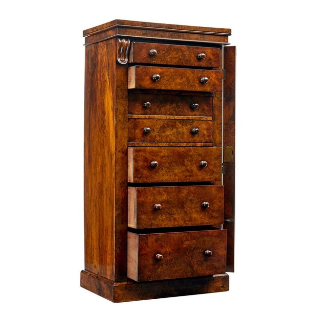 Early Victorian Wellington Burr Walnut Chest, 1840s For Sale - Image 6 of 12