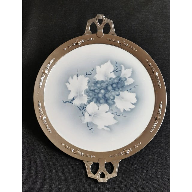 Art Deco Chrome Porcelain White Metal Cake Plate, in Flawless conditions. Designed 1920 to 1949