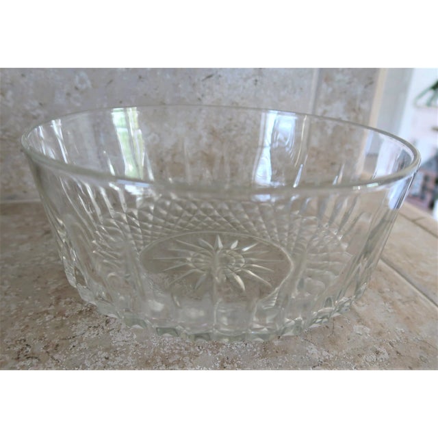 Vintage Arcoroc France salad bowl set of 6 bowls. Perfect for fruit or salad