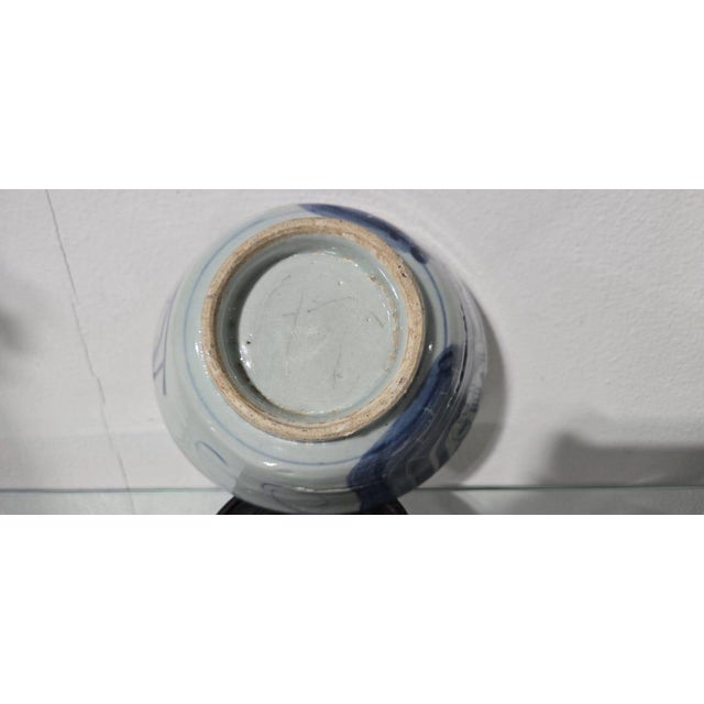 Rare 17th Century Ming Dynasty Wanli Period Swatow Blue and White Bowl 16.5cm For Sale - Image 9 of 10