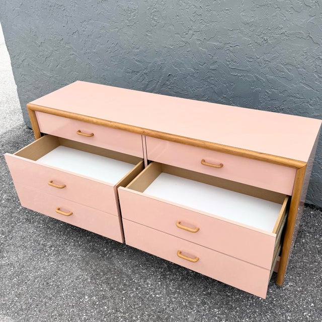 Postmodern Postmodern Pink Gloss Laminate and Oak Dresser For Sale - Image 3 of 10