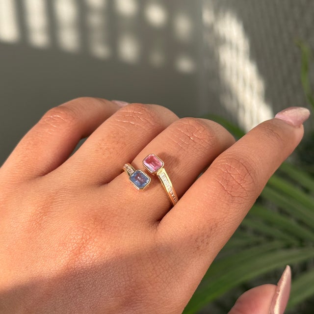 Pink & Blue Toi Et Moi 1 Carat Sapphire Ring in 14k Yellow Gold Size 9 For Sale In New York - Image 6 of 15