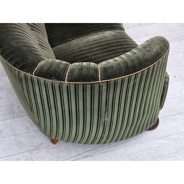 Danish 2-Seater Curved Sofa in Furniture Velour and Oak Wood, 1960s For Sale - Image 10 of 18