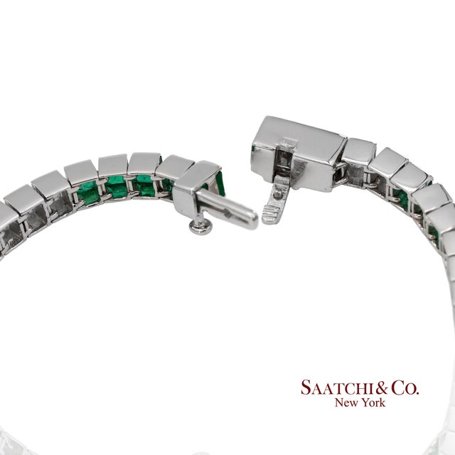 Green Platinum 950 Custom Made Natural Diamond and Emerald Bezel Tennis Bracelet For Sale - Image 8 of 12
