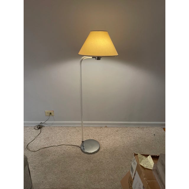 1970s Chrome and Lucite Floor Lamp For Sale In New York - Image 6 of 13