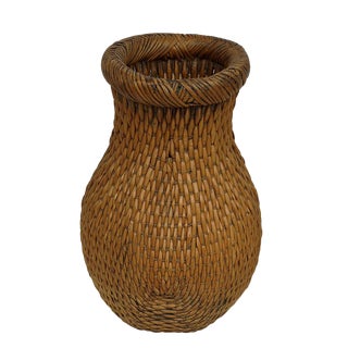Vintage Chinese Hand Woven Willow Fish Basket For Sale