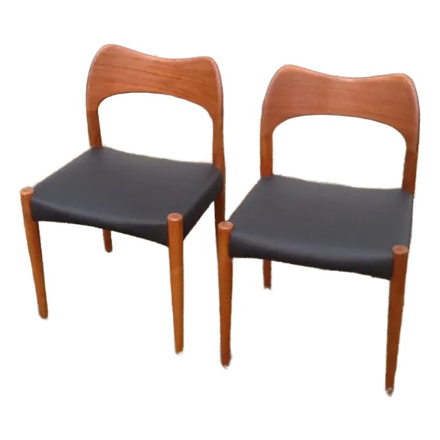 1960s Danish Mid-Century Leather Chairs - Set of 2 Chairs by Niels Moller For Sale