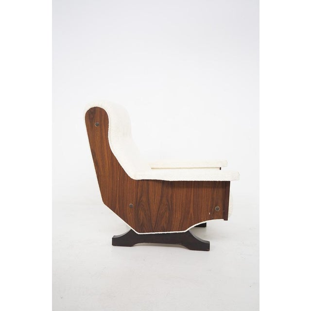 Set of Vintage Italian Walnut Wood and Boucle Armchairs, 1960, in Good conditions. Designed 1960 to 1969