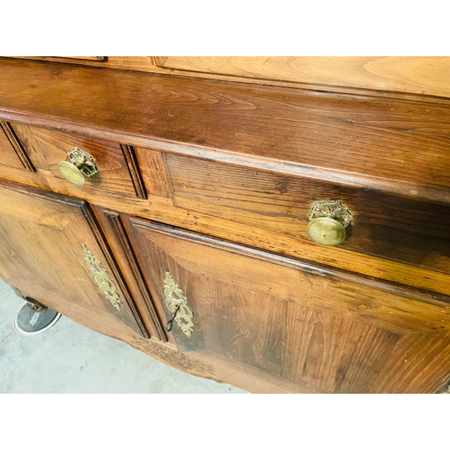 1780's Antique English Walnut Step Back Cupboard Linen Press For Sale In Nashville - Image 6 of 13