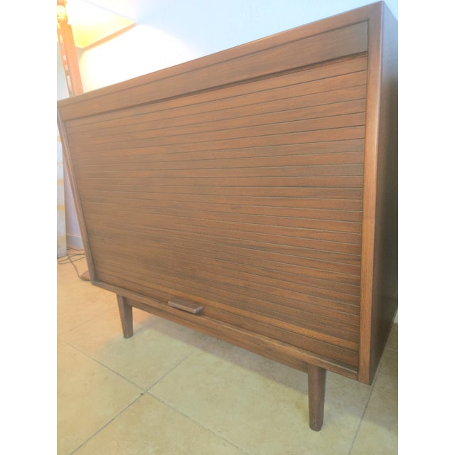 Jens Risom Tambour Door Nightstands/Cabinets- A Pair For Sale In Miami - Image 6 of 11