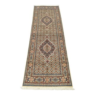 Fine Oriental Runner 2’8” X 7’11” White Wool Traditional Hand-Knotted Rug For Sale
