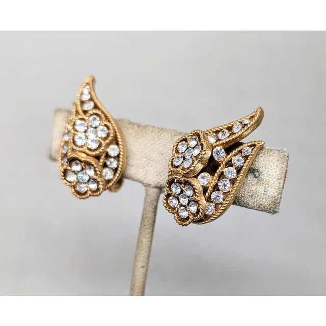 Mid-Century Modern Vintage Signed Crown Trifari Goldtone Clear Rhinestone Flower Clip Earrings-2 Pieces For Sale - Image 3 of 7