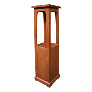 Stickley Quarter Sawn Oak Lighted Display Pedestal Cabinet For Sale