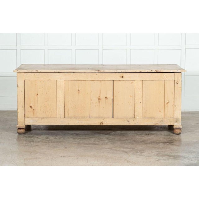 Large 19th Century English Pine Dresser Base, 1880s For Sale - Image 16 of 17