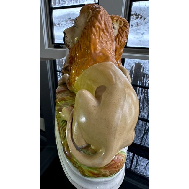 Gold Pair of 19th Century Staffordshire Lions From England For Sale - Image 8 of 9