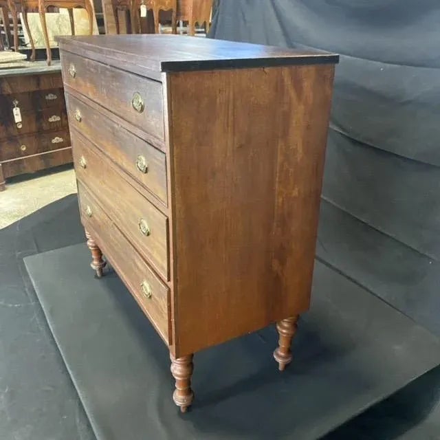 Sheraton 19th Century American Sheraton Mahogany Chest of Drawers For Sale - Image 4 of 13