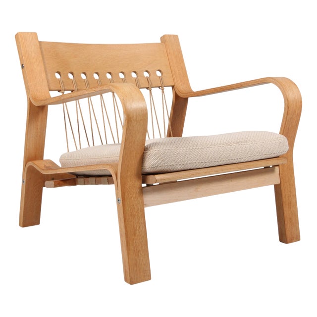 Lounge Chair in Oak by Hans J. Wegner for Getama, 1970s For Sale
