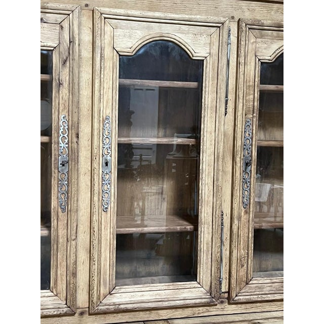 French Oak Bookcase Cabinet, 1925 For Sale - Image 3 of 17