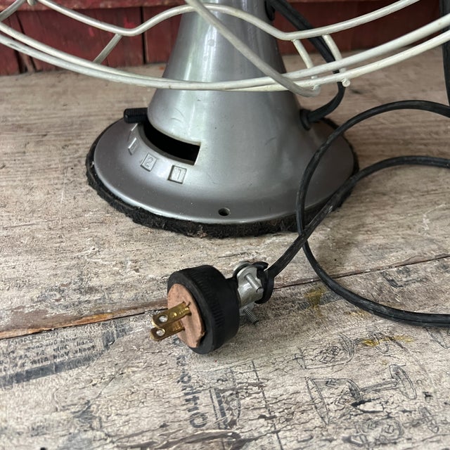 Vintage Emerson Electric 16" Oscillating Metal Desk Fan Fully Functional For Sale - Image 15 of 17