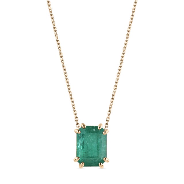 18k Double Prong Set Emerald Solitaire Pendant Necklace for Her For Sale - Image 4 of 12