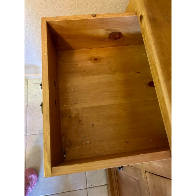 1990s Custom Welsh Pine Hutch / Sideboard by Alistair Stones – Solid Wood All Thick Pine - Designed by Alistair Stones For Sale - Image 11 of 11