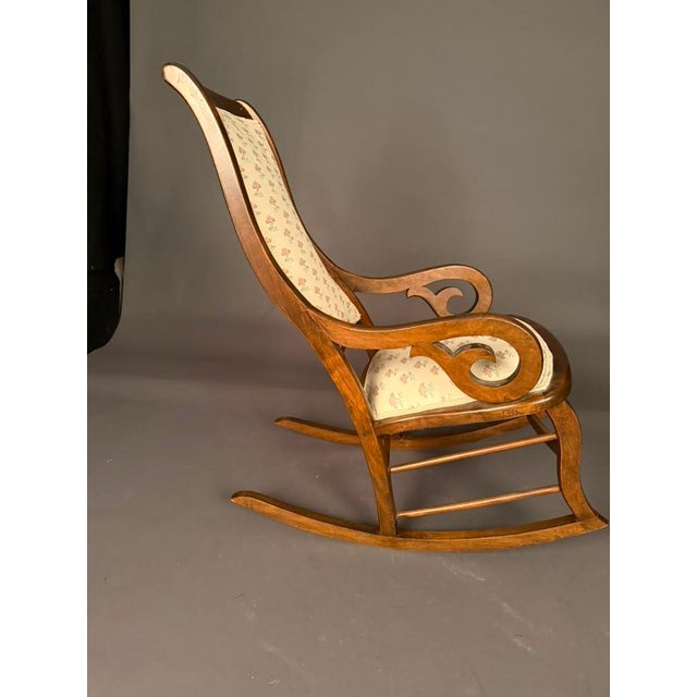 American Victorian Lincoln Rocking Chair in Walnut-Stained Birch With Goose-Neck Arms, Circa 1890 For Sale - Image 13 of 18