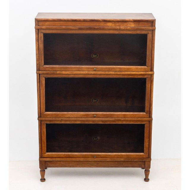 Hale Manufacturing Company Oak Sectional Barrister's Bookcase, three tier shelves behind glass paneled doors, with Hale...