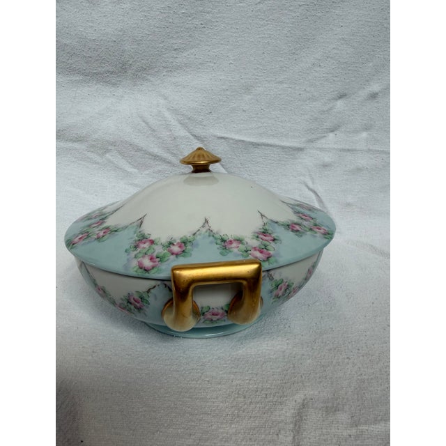 1950s 1950s Gold Leaf Petite Floral Casserole Dish With Lid For Sale - Image 5 of 7