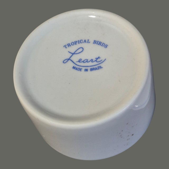 Late 20th Century Vintage Fine Porcelain Leart Brazil Tropical Birds Collection Two Macaw Parrots Trinket Box For Sale - Image 5 of 6