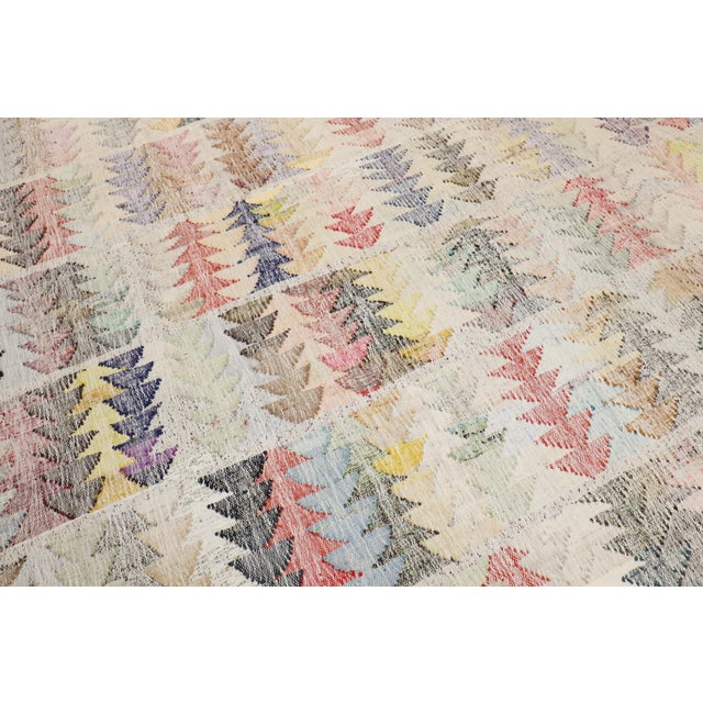 Late 20th Century Vintage Inspired Zabihi Collection Oversize Geometric Turkish Kilim For Sale - Image 5 of 11