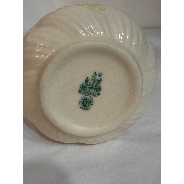 Belleek Pottery Ltd. 1990s Belleek Ireland Ribbon & Bow Creamer and Sugar Bowl Set | Ivory Porcelain | Art No. 0051 For Sale - Image 4 of 9
