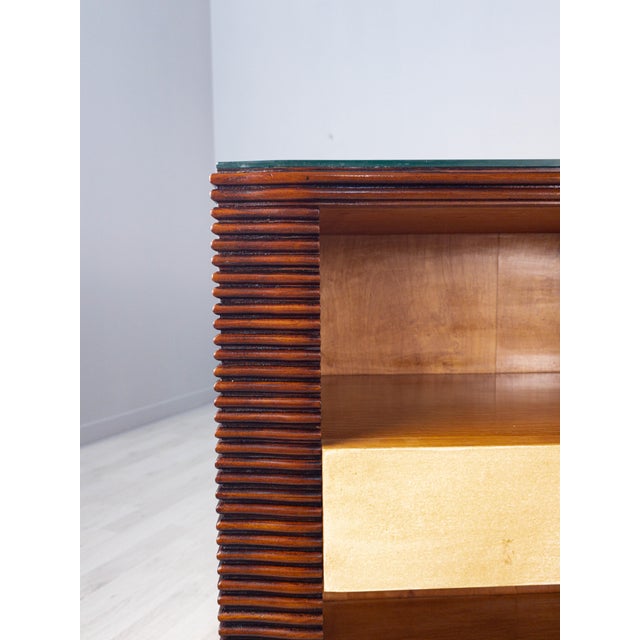 Osvaldo Borsani Art Deco Italian Nightstands in Parchment attributed to Osvaldo Borsani, 1940s, Set of 2 For Sale - Image 4 of 18