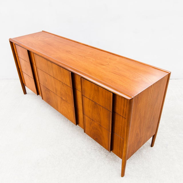 Restored Barney Flagg for Drexel “Parallel” Mid Century Walnut Lowboy Dresser For Sale - Image 11 of 13