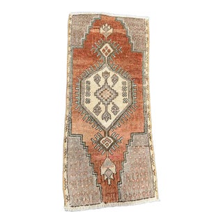 Turkish Yastik Rug 1'5" x 3'2" For Sale