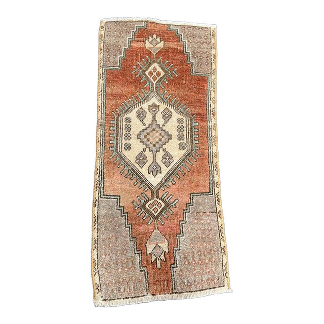 Turkish Yastik Rug 1'5" x 3'2" For Sale