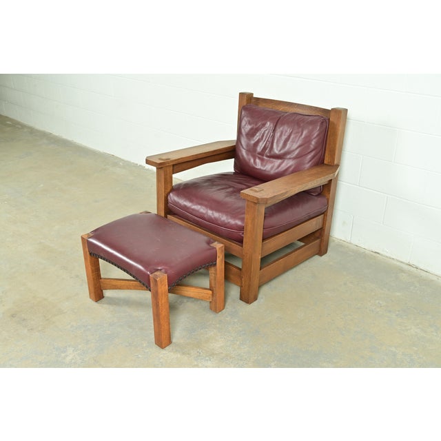 An exceptional Mission or Arts & Crafts Eastwood lounge chair with ottoman By L. & J.G. Stickley USA, 1999 Solid quarter...