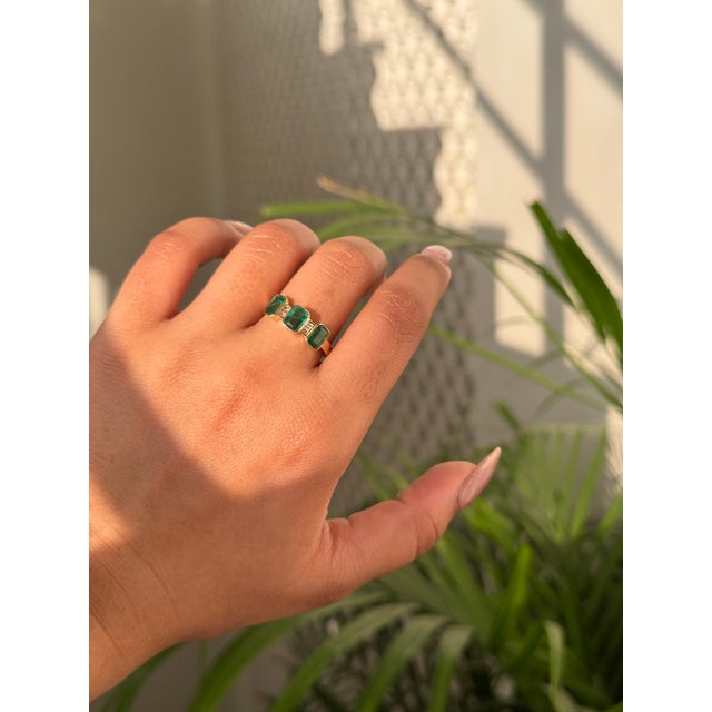 Mid-Century Modern Natural Zambian Emerald Three Stone Ring With Diamond Accents in 14k Gold Size 4 For Sale - Image 3 of 15