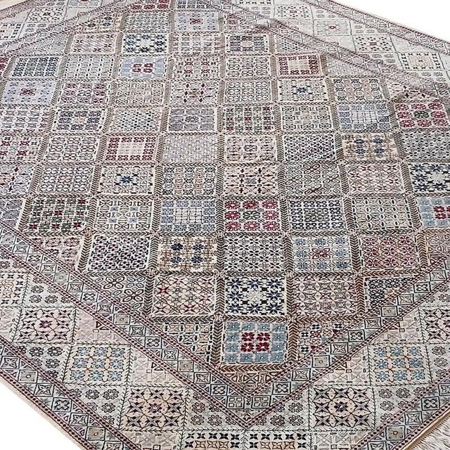 Hand-knotted Nain rug, signed Habibian | Knot density: 6La 56 Raj (approx. 640.000 knots/m²) | Material: Virgin wool &...