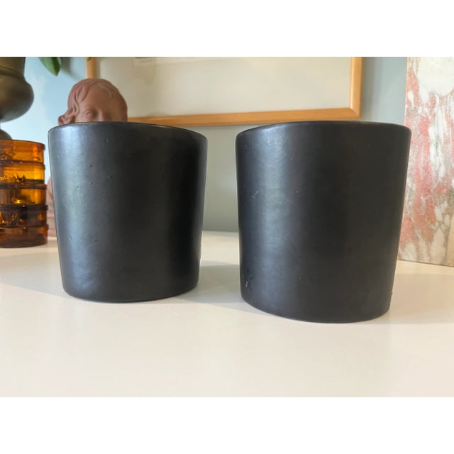 1970s Vintage Mid Century Modern Ceramic Matte Black Architectural Studio Haeger California Pottery Planters - Set of 2 For Sale - Image 5 of 6