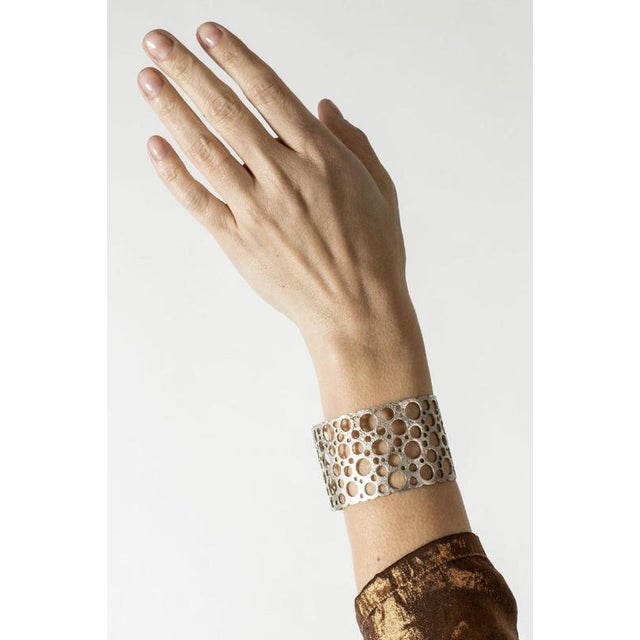 Silver Pitsi Cuff by Liisa Vitali for Nesto, 1971 For Sale - Image 3 of 8