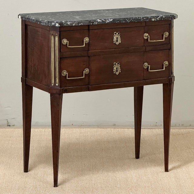 Late 19th Century 19th Century French Louis XVI Directoire Mahogany Marble Top Commode With Brass Accents For Sale - Image 5 of 18