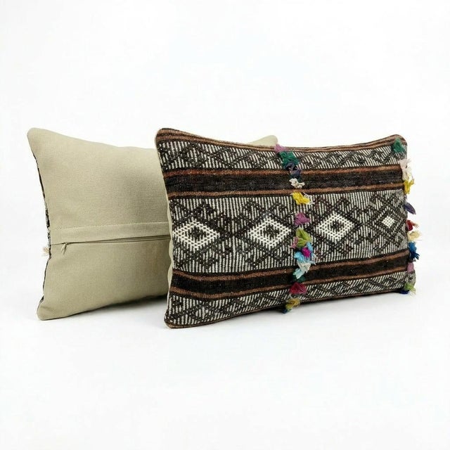 Mid-Century Modern Turkish Kilim Lumbar Pillow Cover 15'' X 24'' - Set of Two For Sale - Image 3 of 4