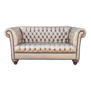 1970s Vintage Tan Leather Tufted Chesterfield Loveseat For Sale