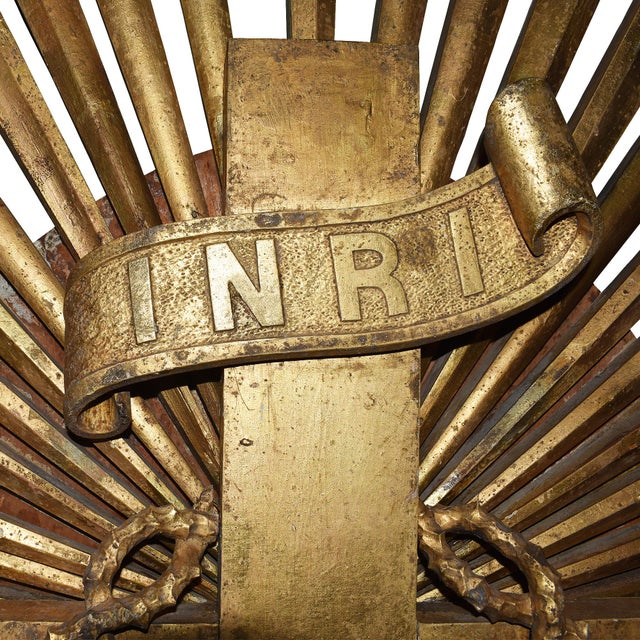 Monumental Spanish Colonial Giltwood Sunburst Reliquary Cross, New Mexico 1700s For Sale - Image 12 of 14